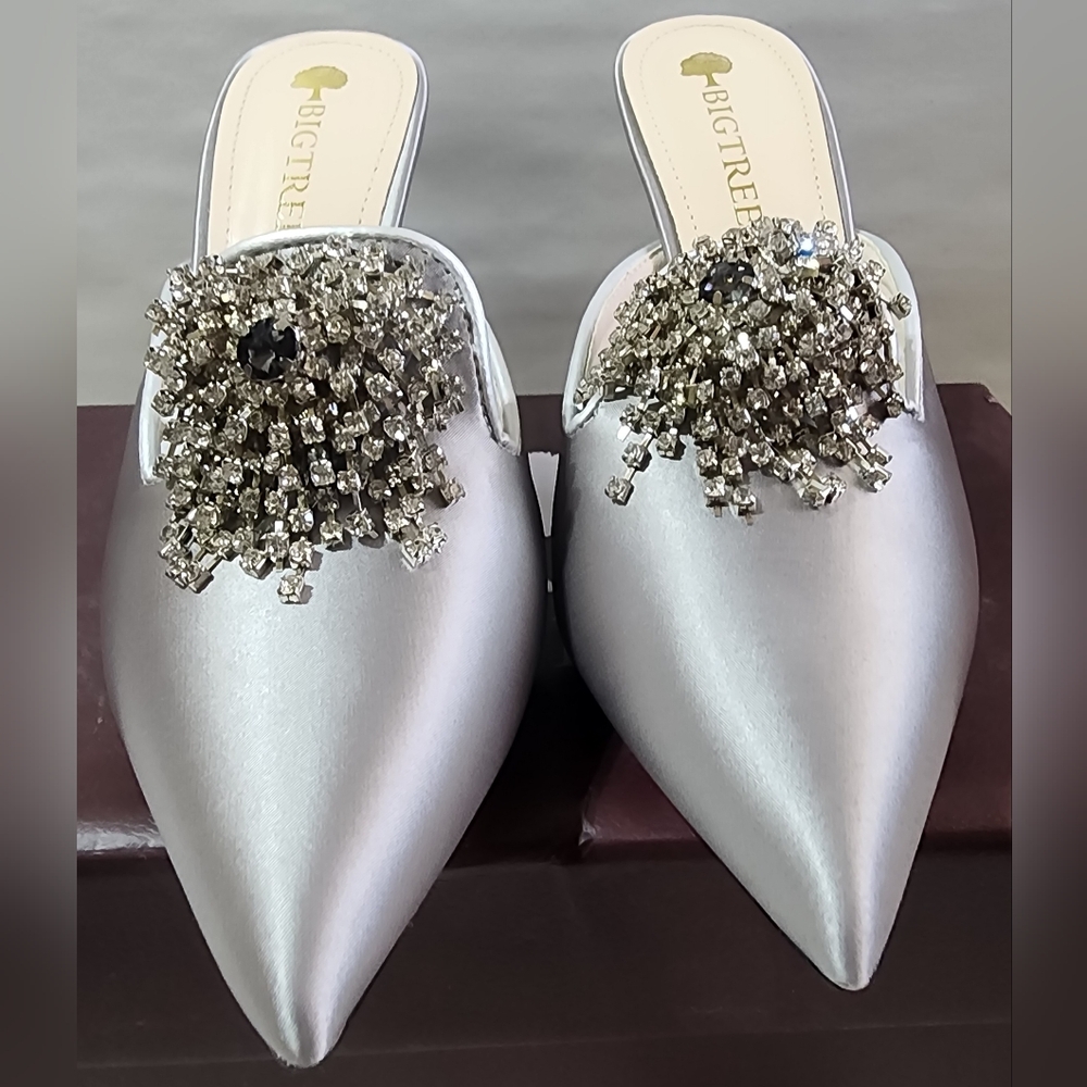 NIB Big Tree Elegant Satin Grey  Slip On Heels
